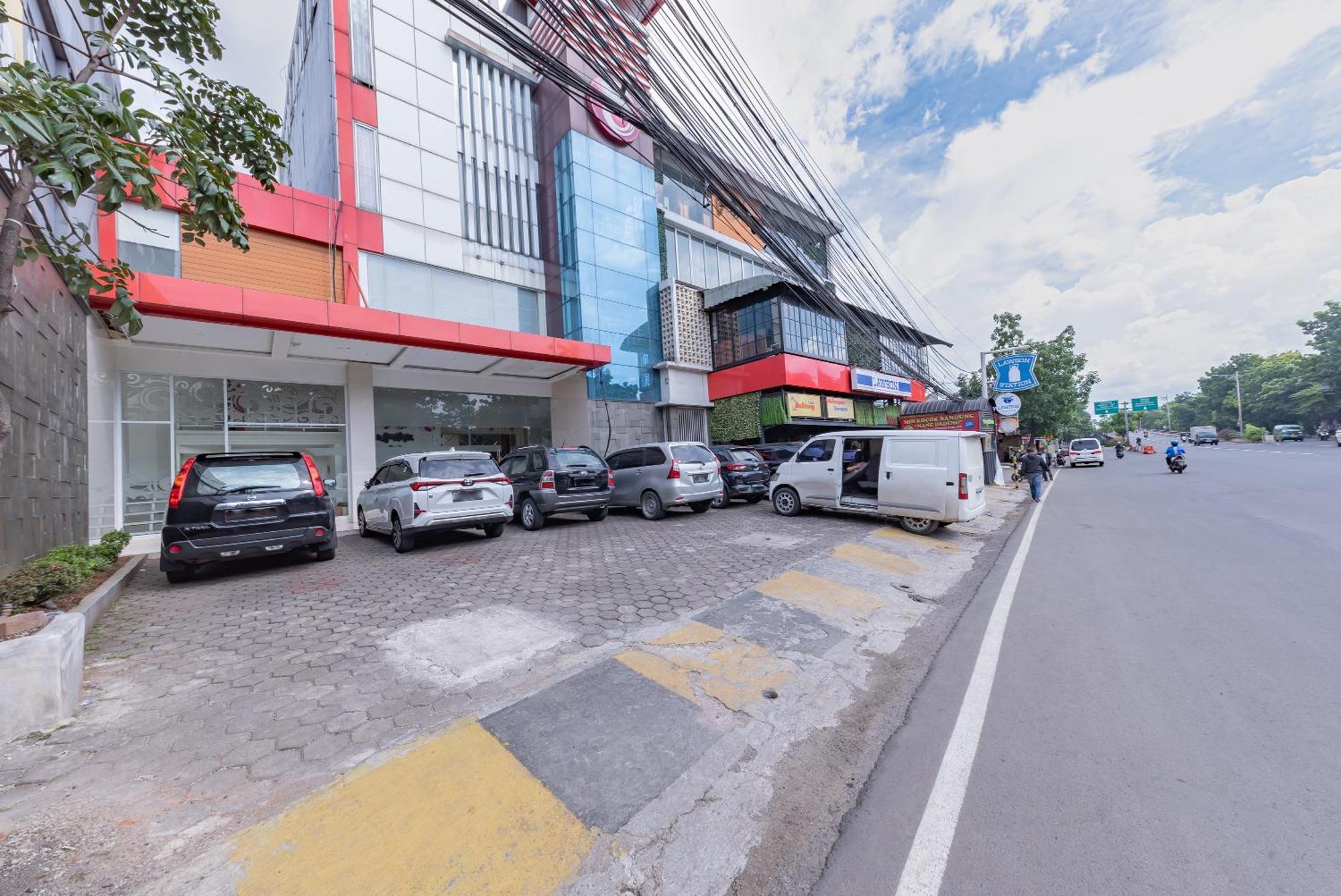 Sans Hotel Diemdi Kiaracondoong Bandung Bagian luar foto